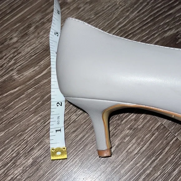 H & M Pointy Toe Kitten Heel - Picture 8 of 8
